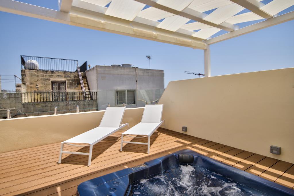 Amazing 4-Bedroom Sliema Town House With Jacuzzi Exterior foto