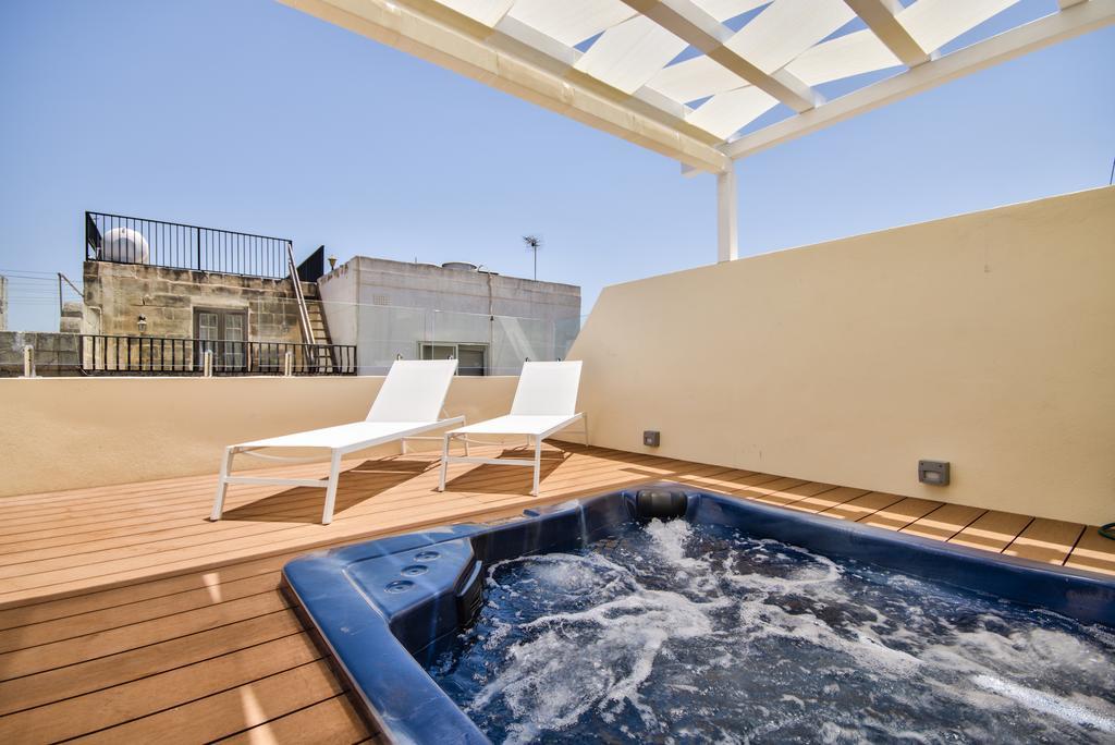 Amazing 4-Bedroom Sliema Town House With Jacuzzi Exterior foto